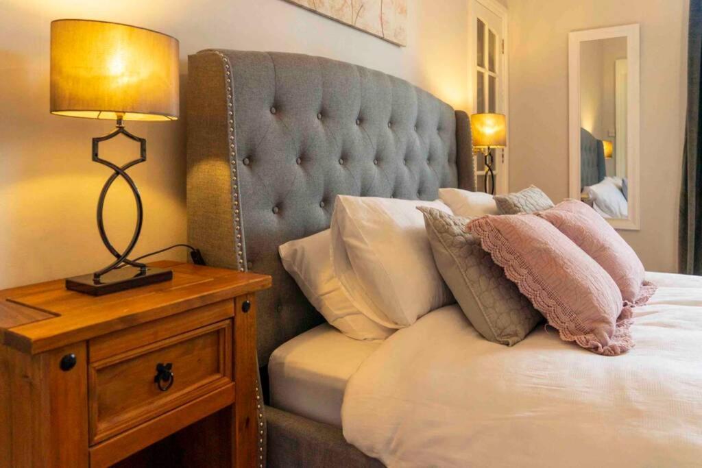 Spacious City Centre Apartment Full Of Character Inverness Ngoại thất bức ảnh